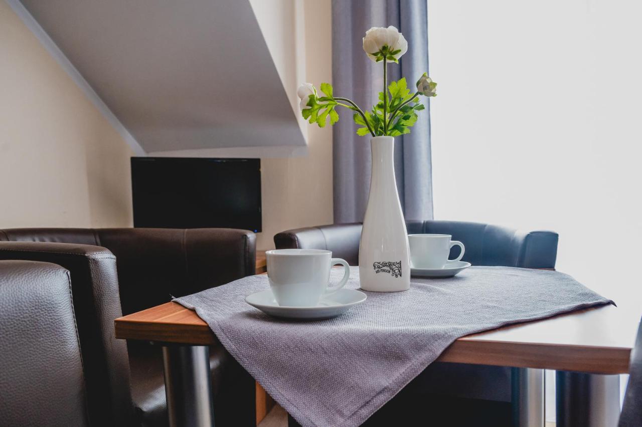 Hotel Nad Morzem- Art-Pension Świerzno Exteriér fotografie