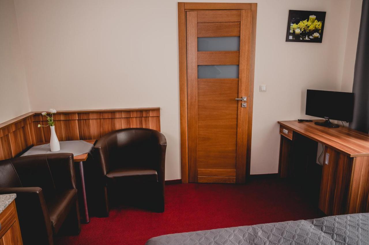 Hotel Nad Morzem- Art-Pension Świerzno Exteriér fotografie