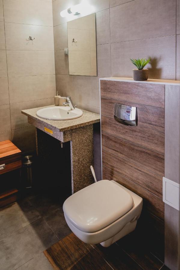 Hotel Nad Morzem- Art-Pension Świerzno Exteriér fotografie
