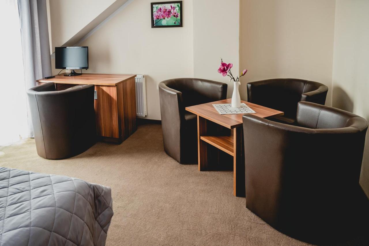 Hotel Nad Morzem- Art-Pension Świerzno Exteriér fotografie