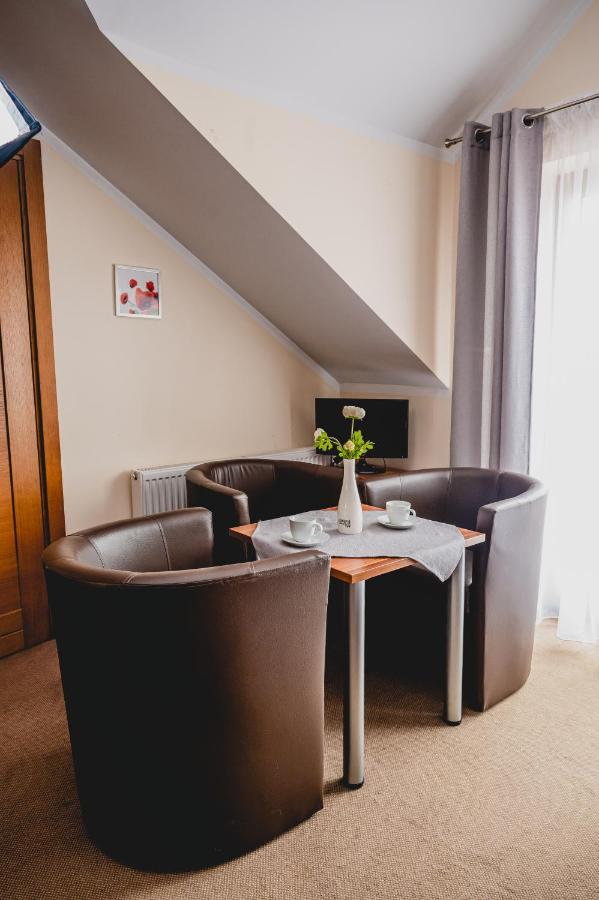 Hotel Nad Morzem- Art-Pension Świerzno Exteriér fotografie