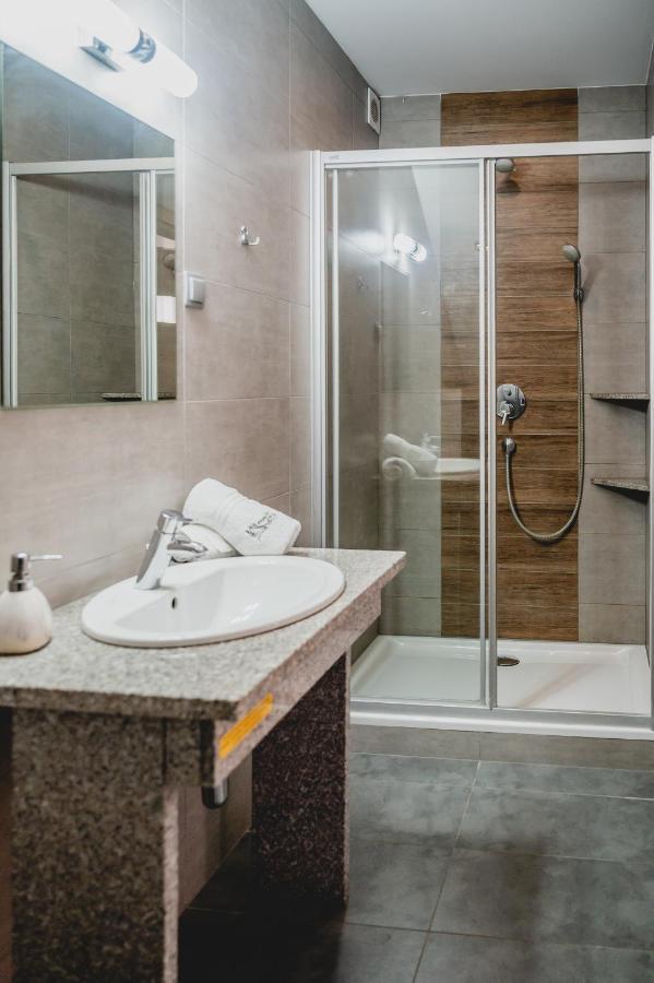 Hotel Nad Morzem- Art-Pension Świerzno Exteriér fotografie