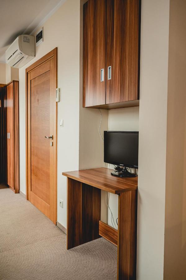 Hotel Nad Morzem- Art-Pension Świerzno Exteriér fotografie